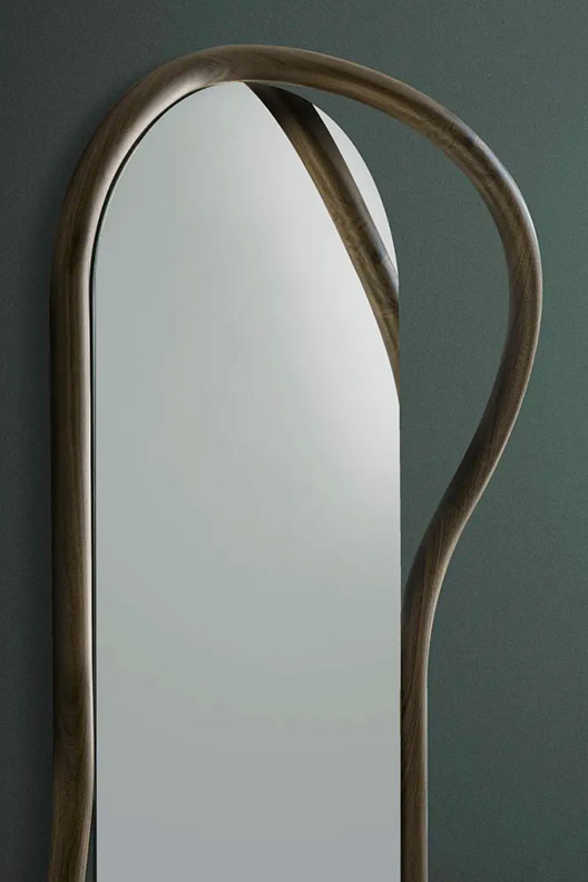 Unut Oval Mirror by Nomon