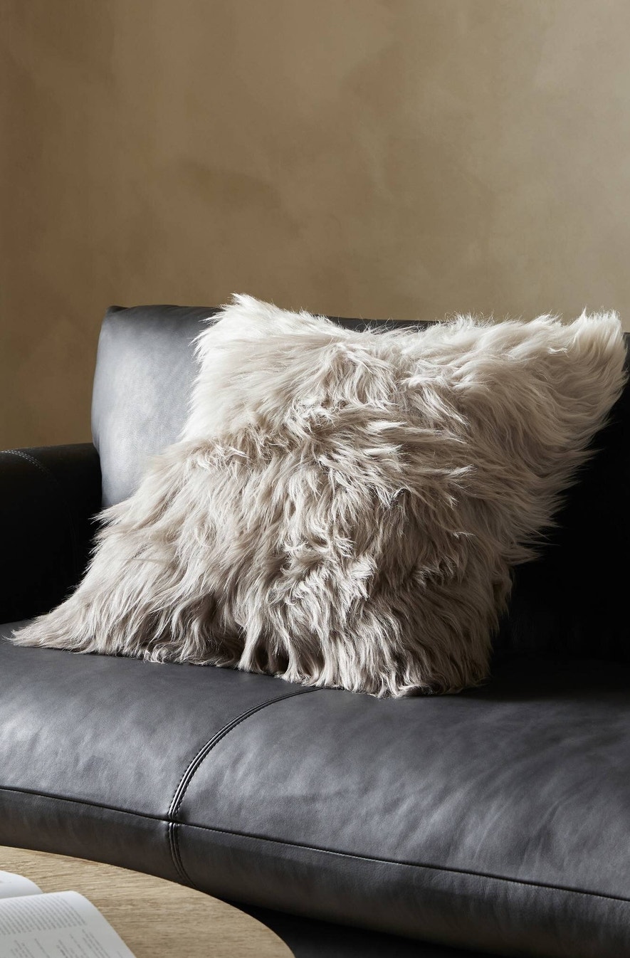 Pillows & Throws