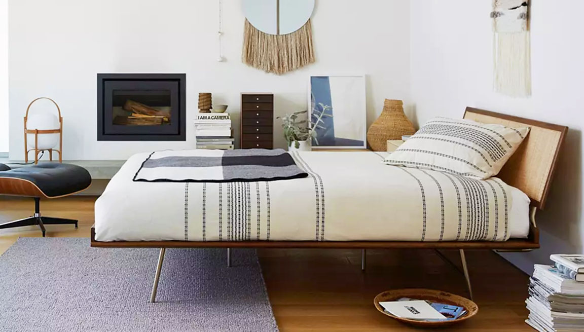 Nelson Thin Edge Bed, Metal Base by Herman Miller®.