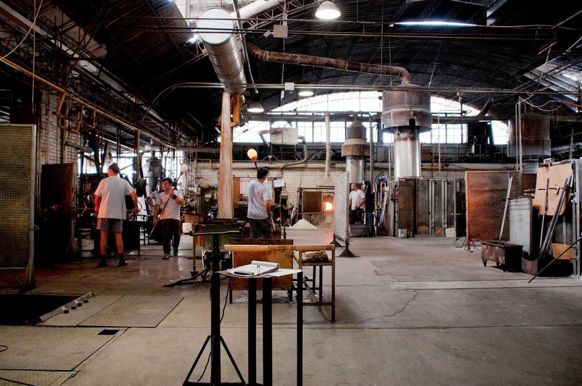 A look inside the glassblowing factory about Vistosi