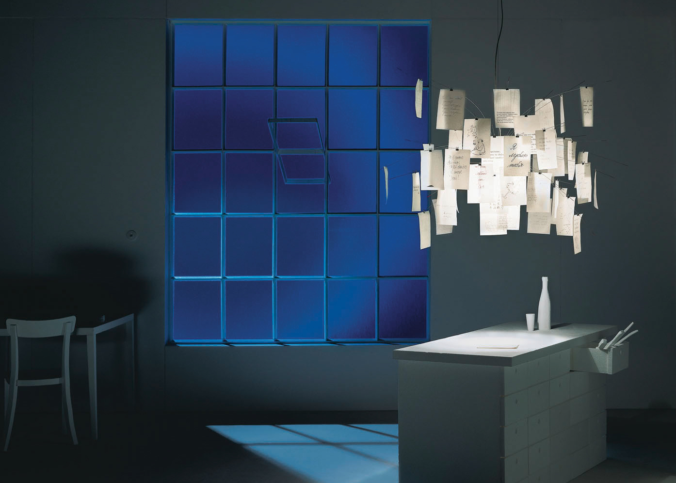 Zettel'z 5 Chandelier by Ingo Maurer.