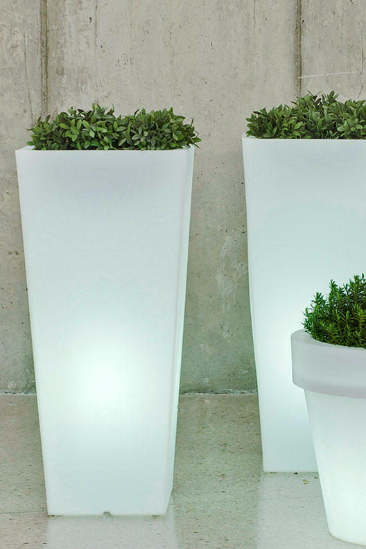 Aix Squara LED Planter by Artkalia.