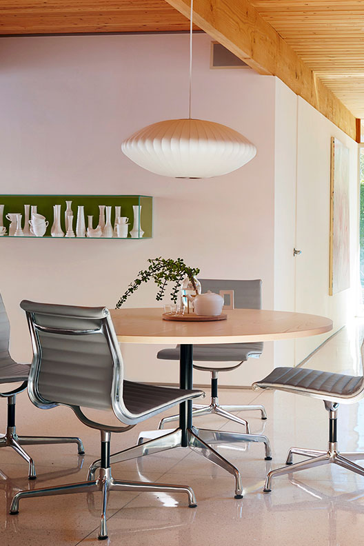 Nelson® Saucer Bubble Pendant by Herman Miller®.