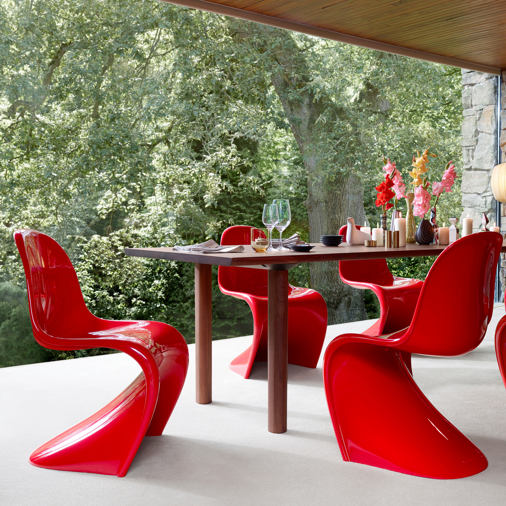 10 Iconic Dining Chairs